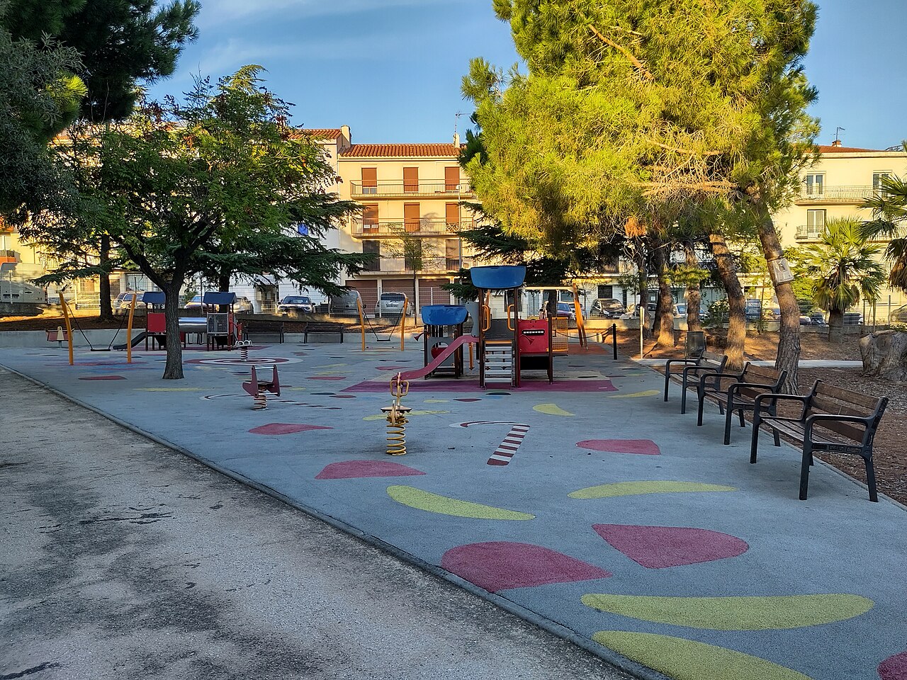Photo associée à Aire de jeux dans la source