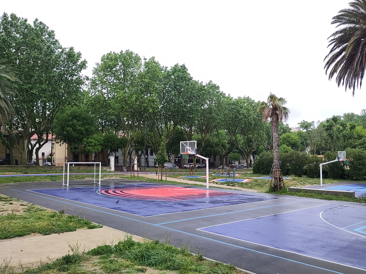 Photo associée à Terrain de sport dans la source